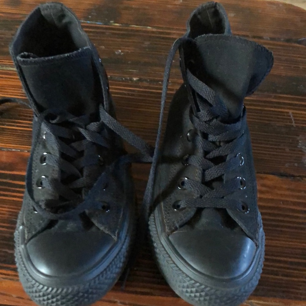 Black converse high tops